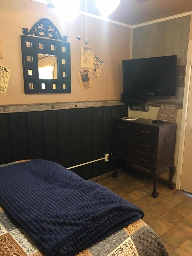 Acorn Hideaways Canton Rustic Old West Frontier Suite Bagian luar foto