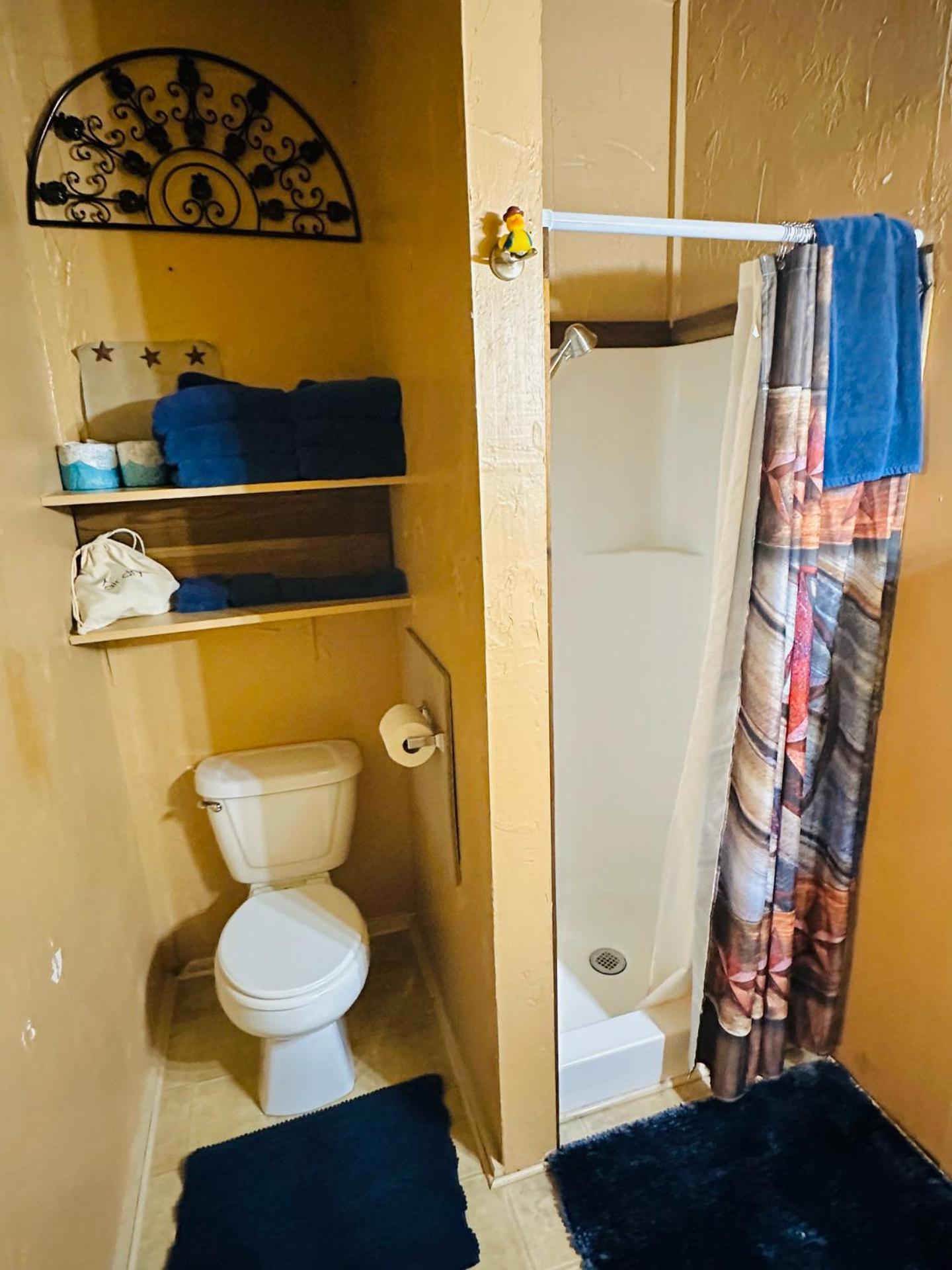 Acorn Hideaways Canton Rustic Old West Frontier Suite Bagian luar foto